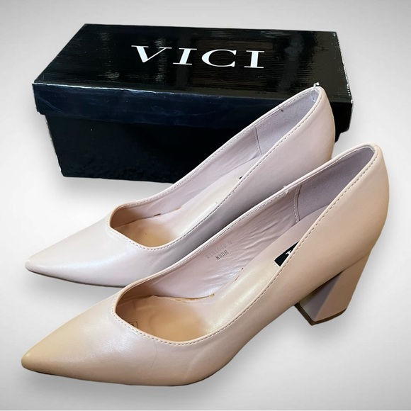 Vici Shoes - VICI Women's Wintour Nude Pointed Toe Pumps with Block Heel Size 9 | NIB